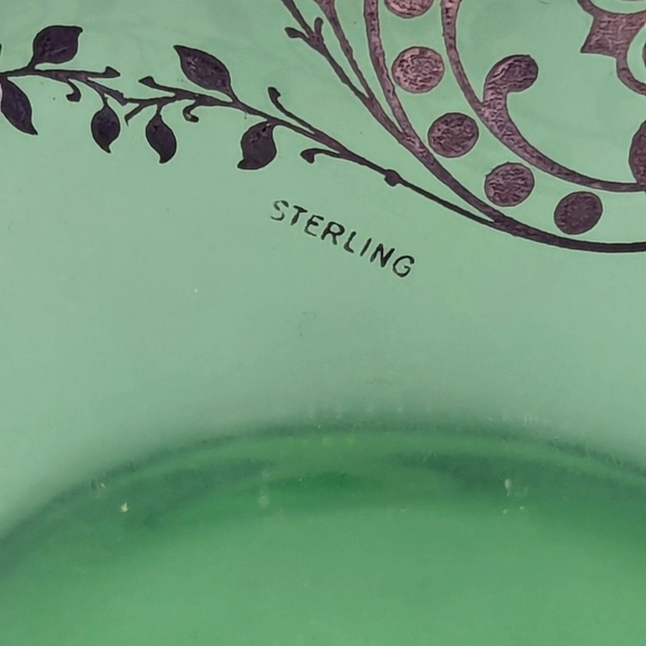 GLOWS!!! Vintage green uranium glass ice bucket with silver overlay - Picture 4 of 8